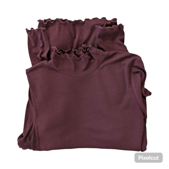 Tahari Tops - Tahari Lettuce Edge Pullover Dressy Top M